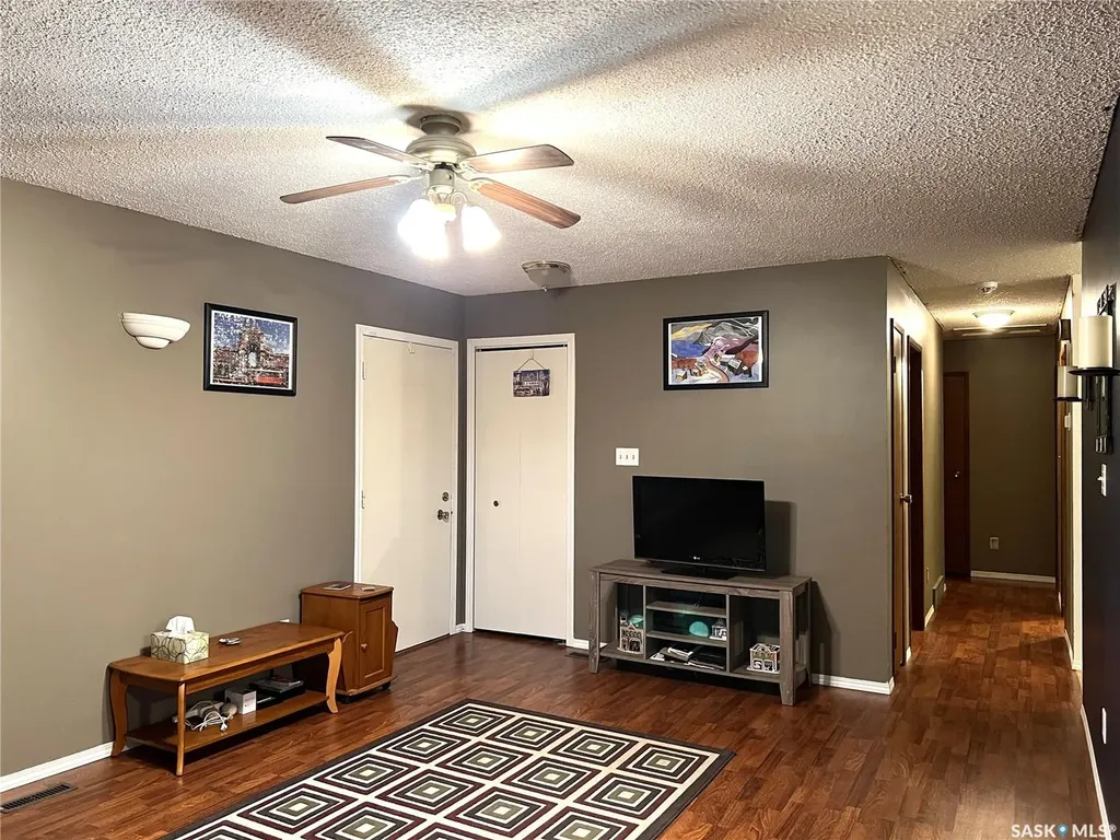 904 Railway Avenue Loon Lake SK S0M 1L0