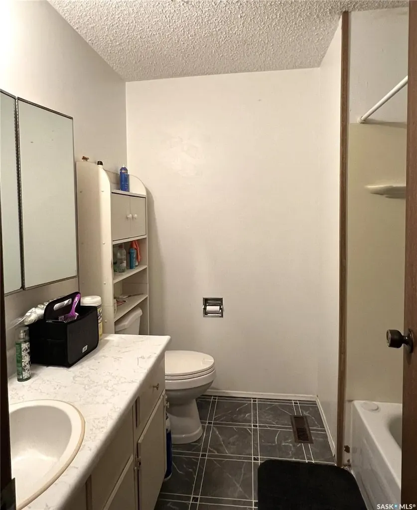 904 Railway Avenue Loon Lake SK S0M 1L0