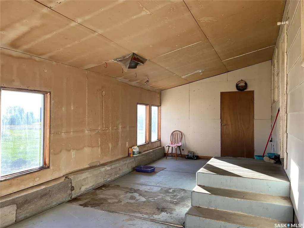 904 Railway Avenue Loon Lake SK S0M 1L0