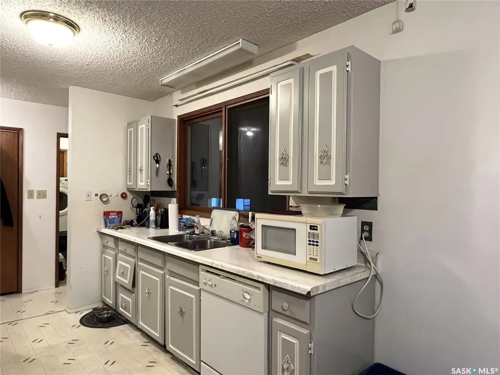 904 Railway Avenue Loon Lake SK S0M 1L0