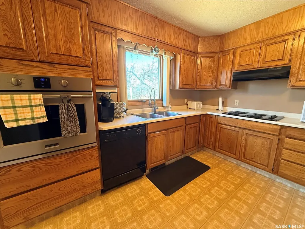 4419 Centre Street Cadillac SK S0N 0K0