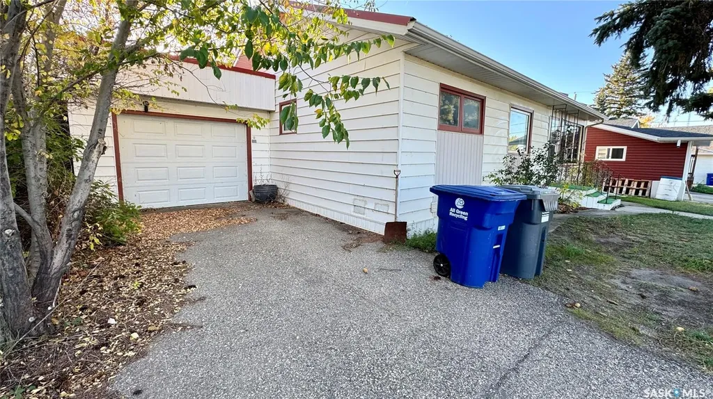 115 1st Street Davidson SK S0G 1A0