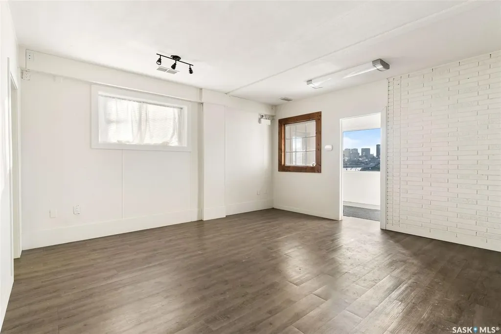 1174 Albert Street Regina SK S4R 2R1