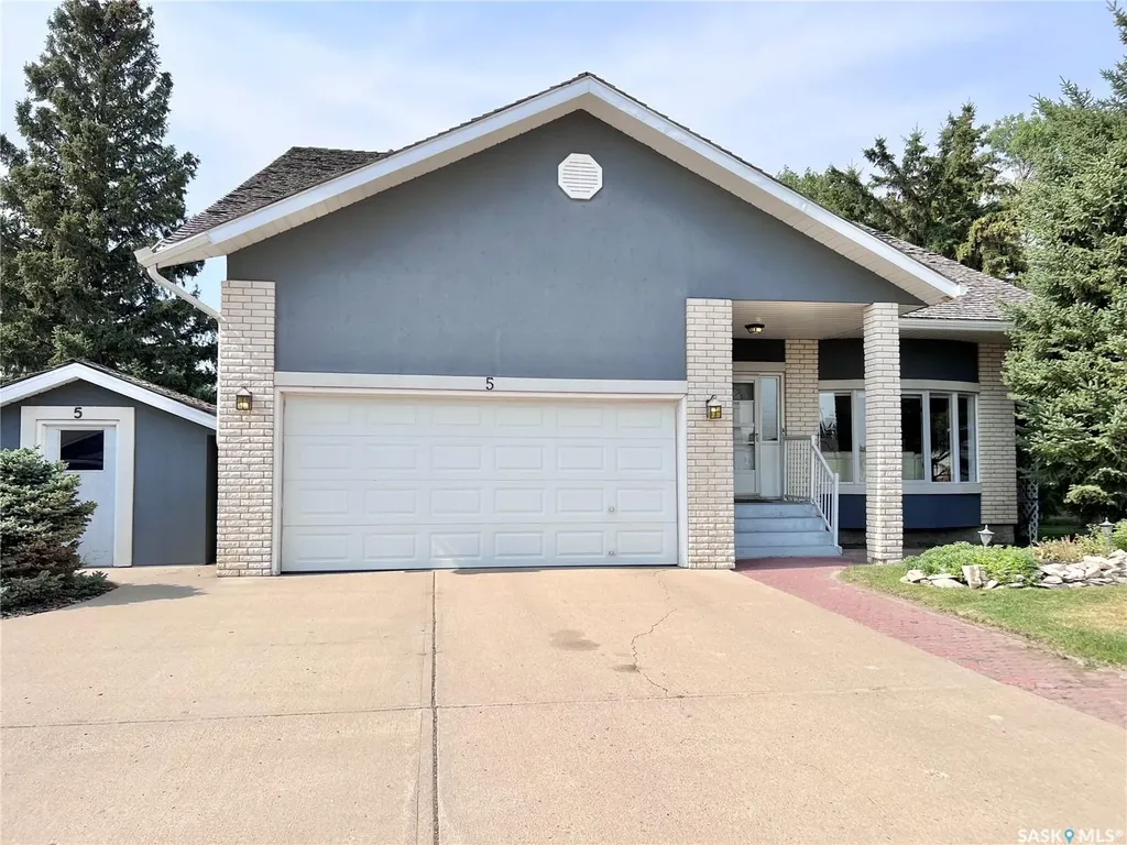 5 Poplar Place Outlook SK S0L 2N0