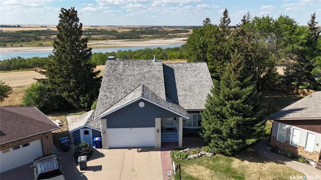 5 Poplar Place Outlook SK S0L 2N0