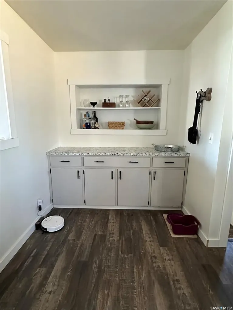 8368 Howard Avenue Gull Lake SK S0N 1A0