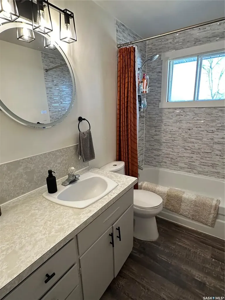 8368 Howard Avenue Gull Lake SK S0N 1A0