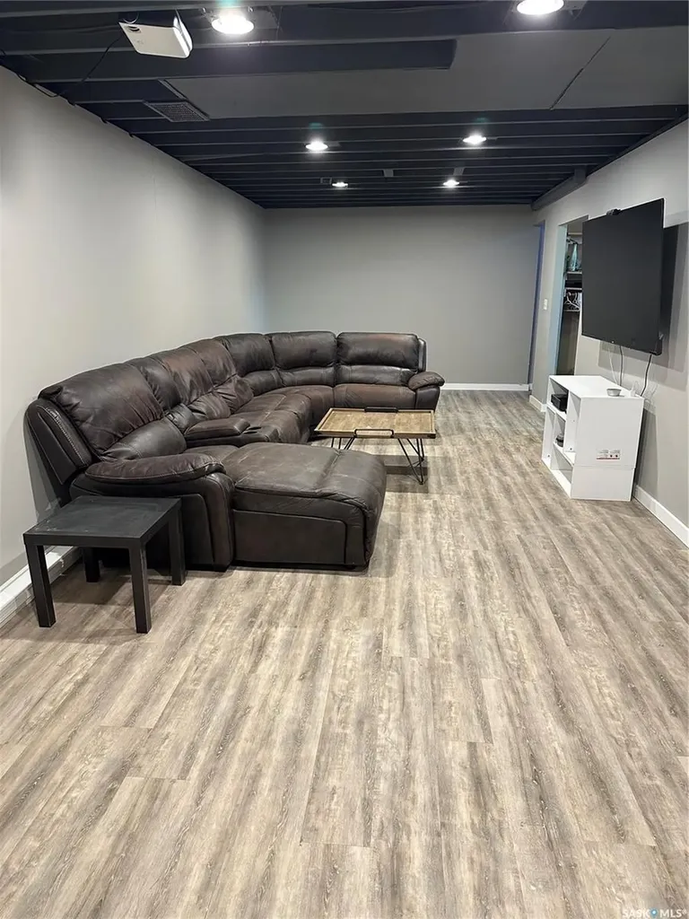 8368 Howard Avenue Gull Lake SK S0N 1A0