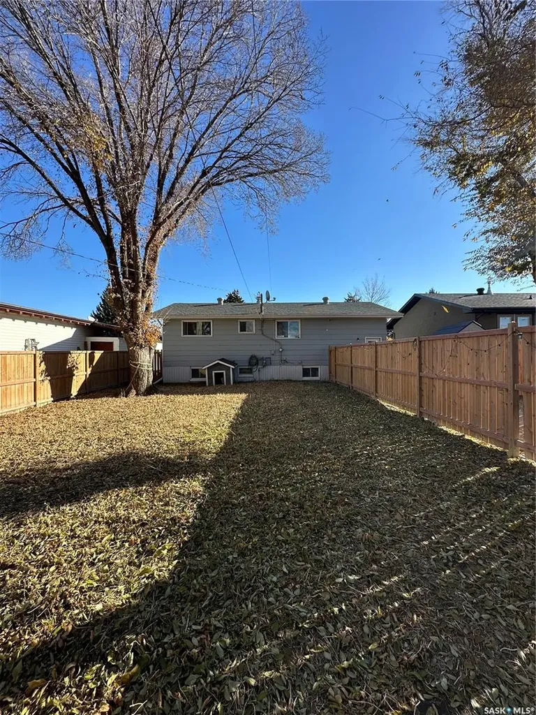 8368 Howard Avenue Gull Lake SK S0N 1A0