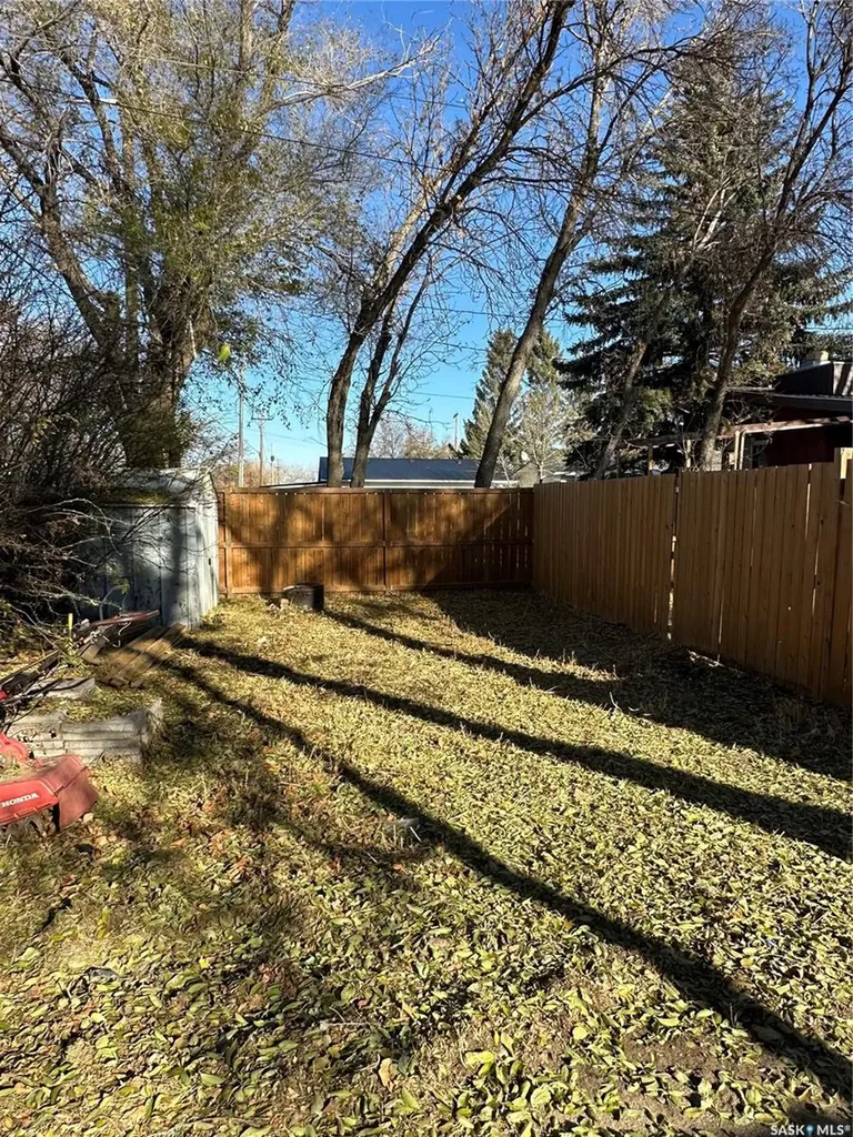 8368 Howard Avenue Gull Lake SK S0N 1A0