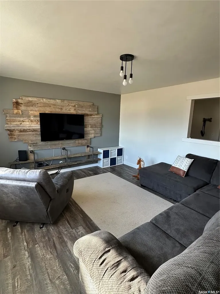 8368 Howard Avenue Gull Lake SK S0N 1A0