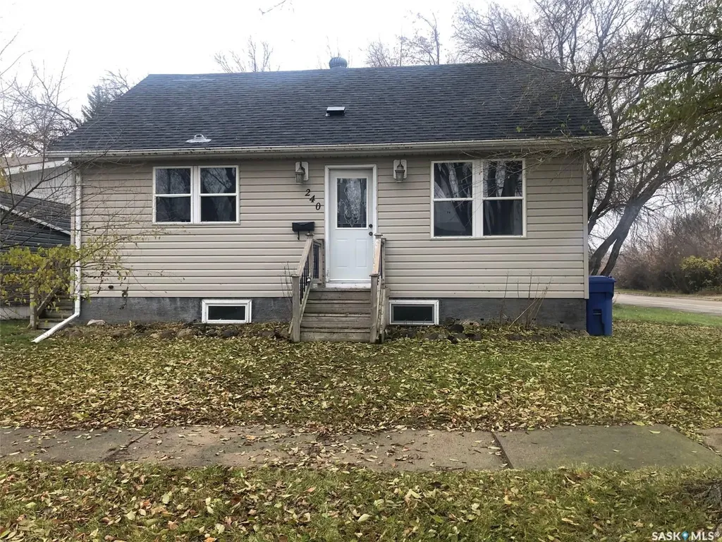 240 3rd Avenue W Canora SK S0A 0L0