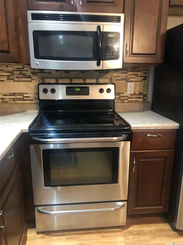 240 3rd Avenue W Canora SK S0A 0L0