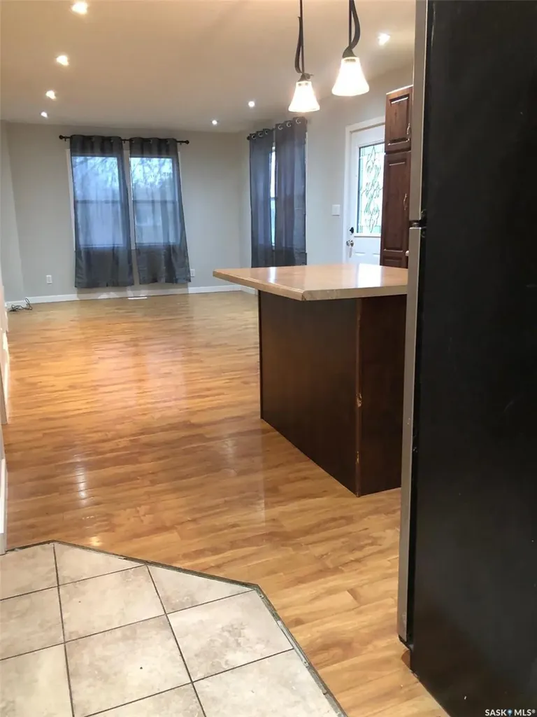 240 3rd Avenue W Canora SK S0A 0L0