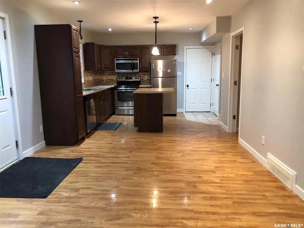 240 3rd Avenue W Canora SK S0A 0L0