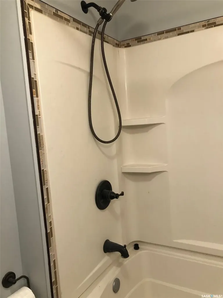 240 3rd Avenue W Canora SK S0A 0L0