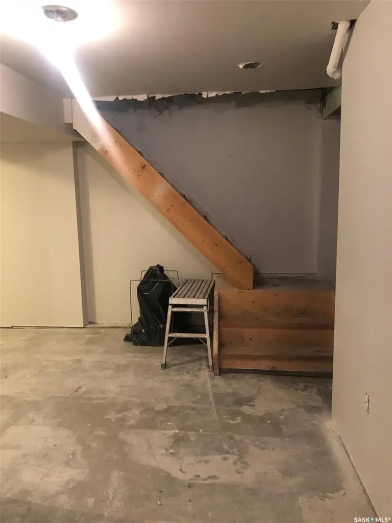 240 3rd Avenue W Canora SK S0A 0L0