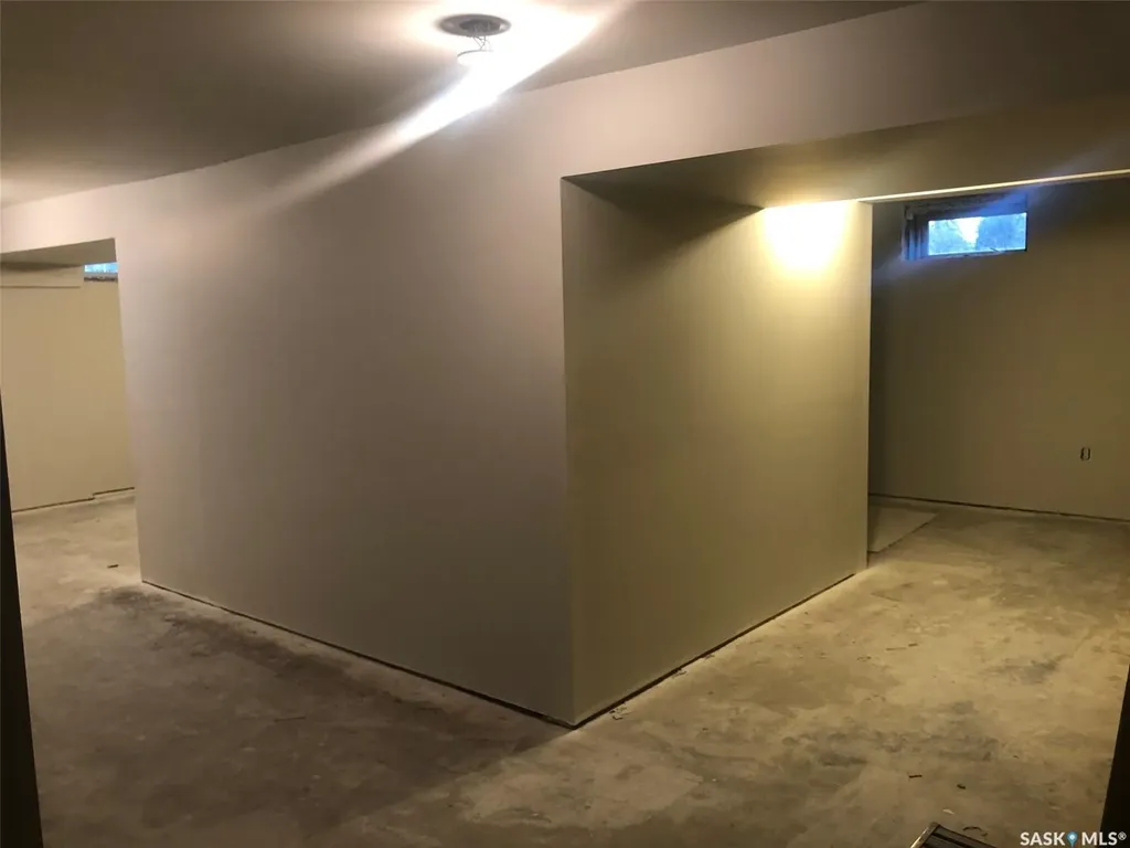 240 3rd Avenue W Canora SK S0A 0L0