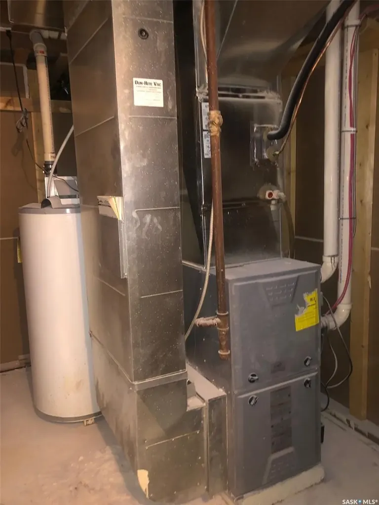 240 3rd Avenue W Canora SK S0A 0L0