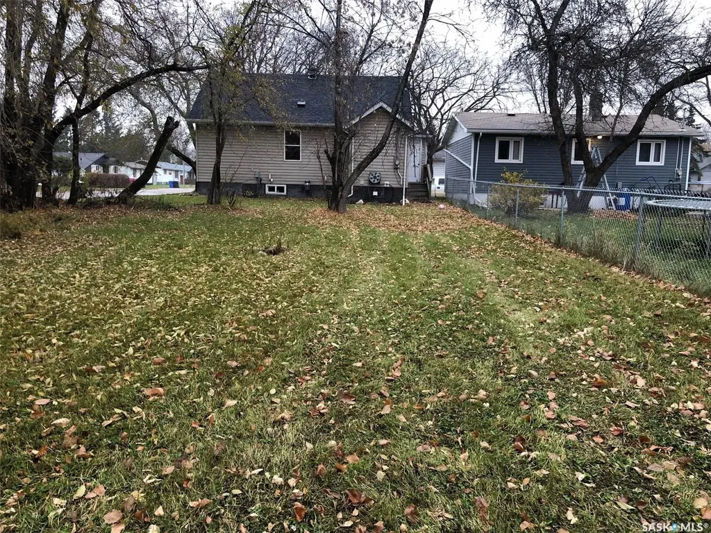 240 3rd Avenue W Canora SK S0A 0L0