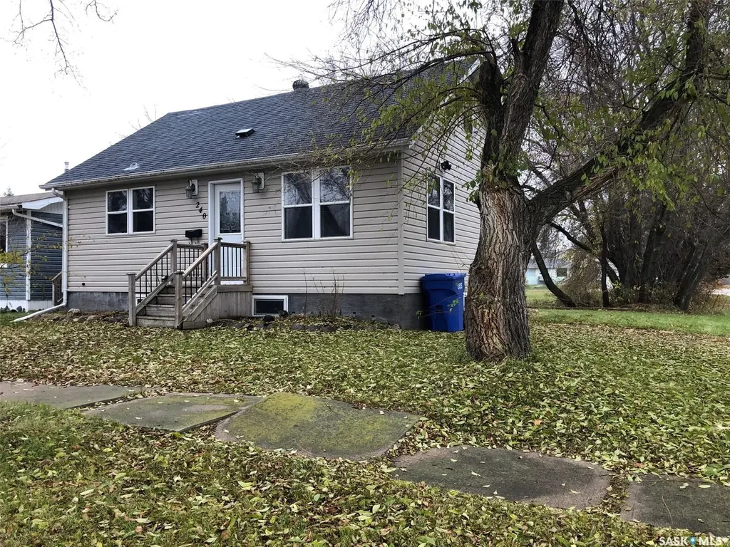 240 3rd Avenue W Canora SK S0A 0L0