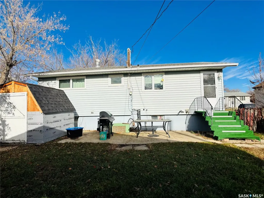 530 First Street Estevan SK S4A 0E8