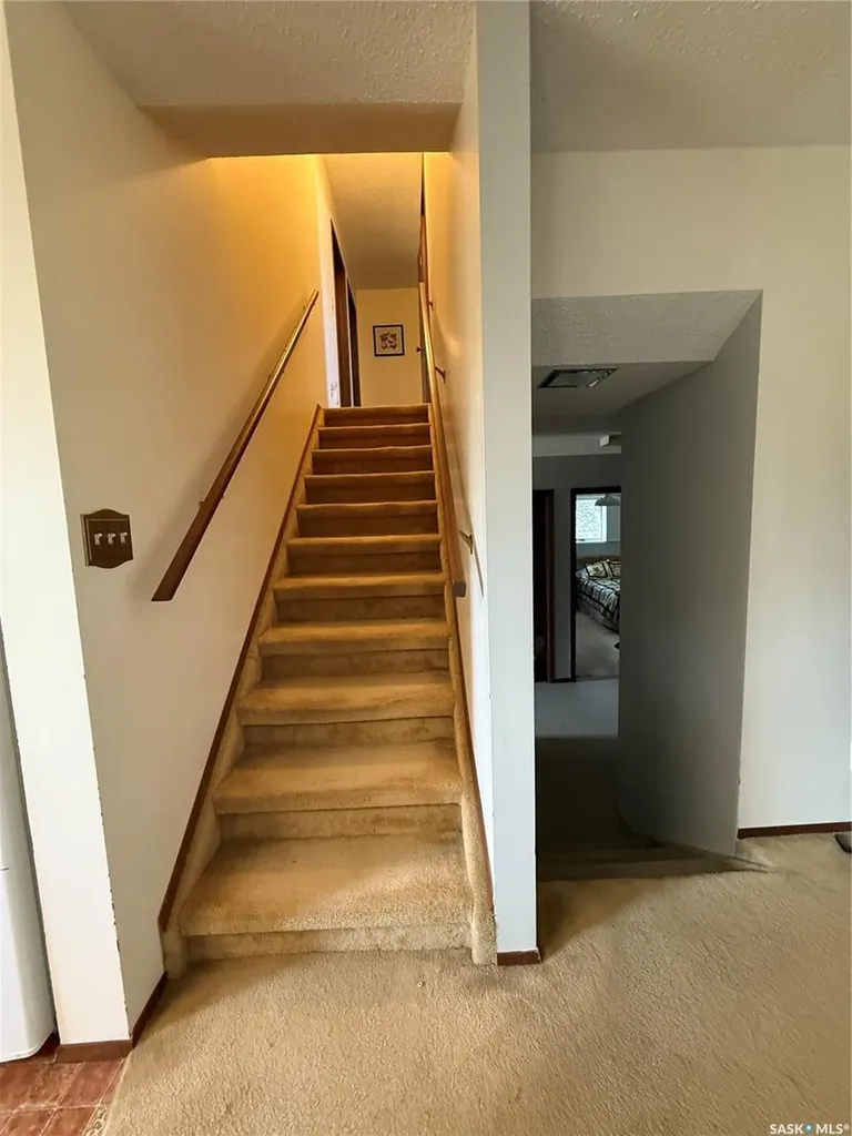 909 Larson Crescent Eston SK S0L 1A0