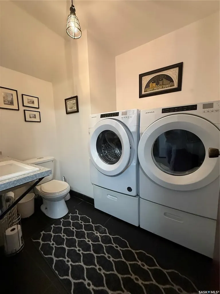 909 Larson Crescent Eston SK S0L 1A0