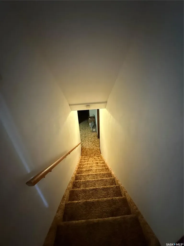 909 Larson Crescent Eston SK S0L 1A0