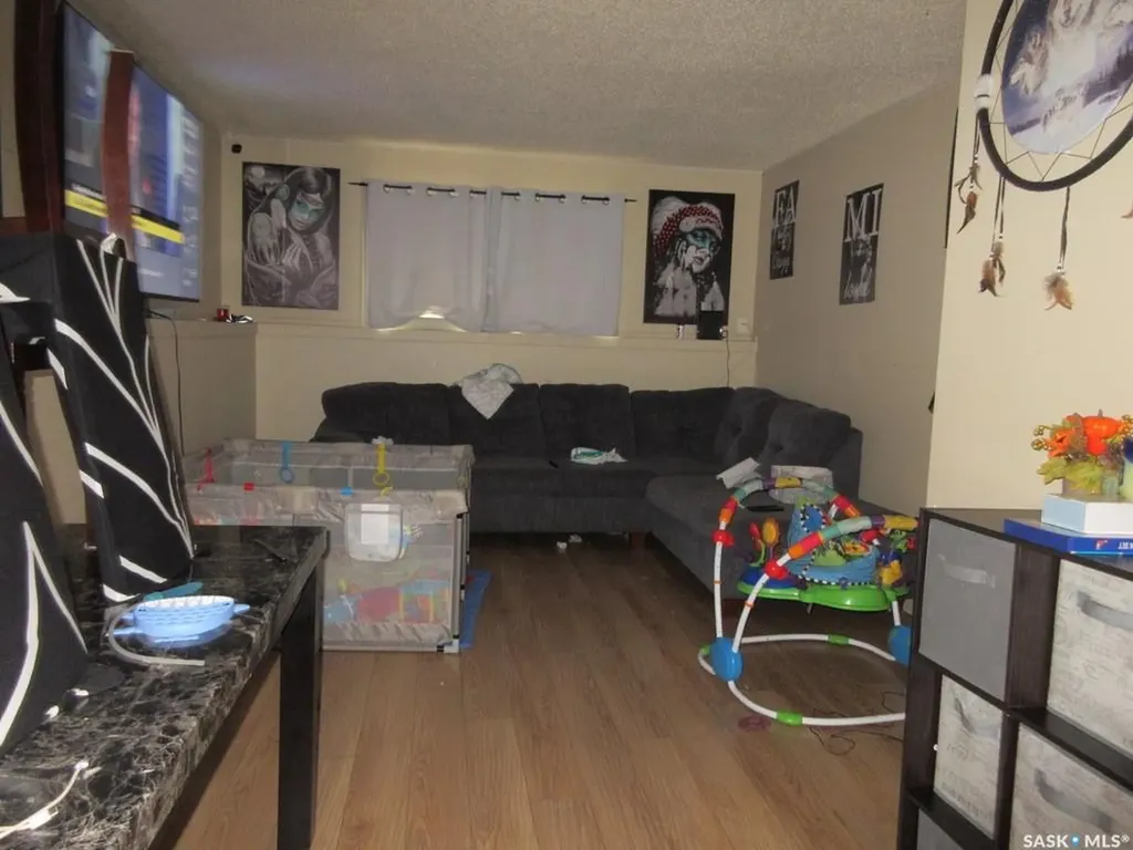 1817 Quebec Street Regina SK S4P 1J6