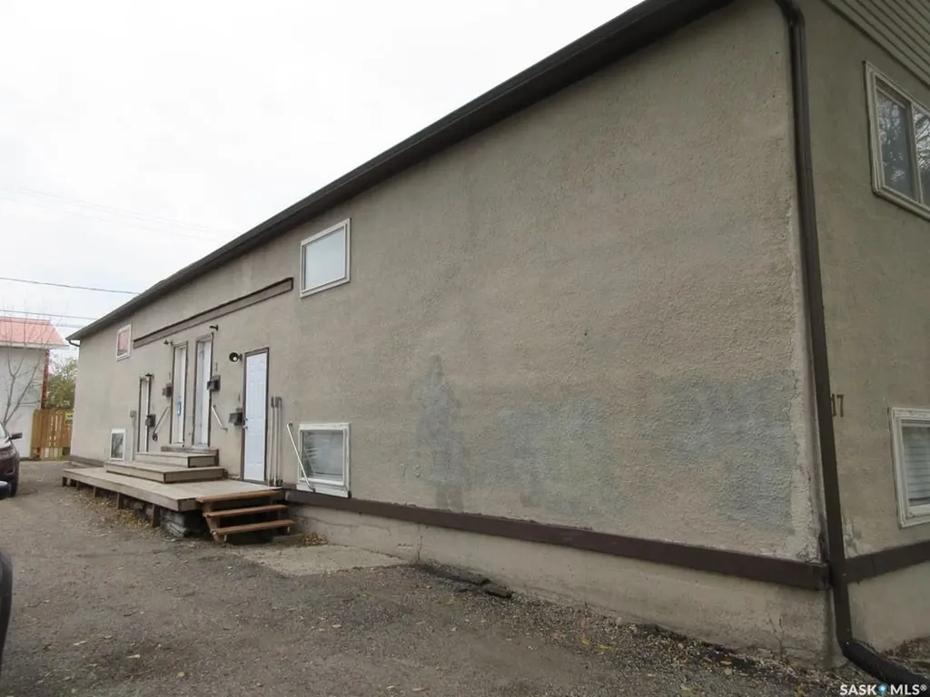 1817 Quebec Street Regina SK S4P 1J6