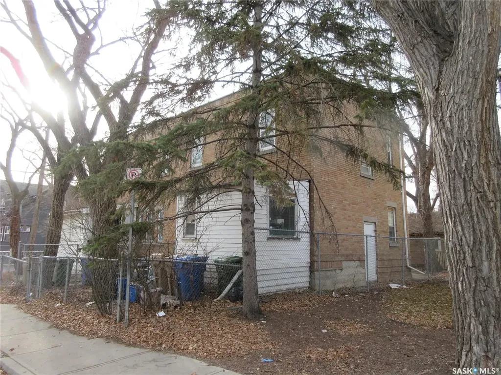 1878-1880 Ottawa Street Regina SK S4P 1P4