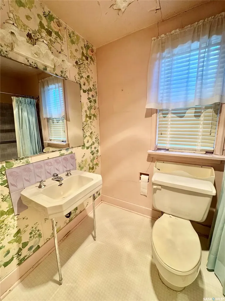 130 21st Street E Prince Albert SK S6V 1M1