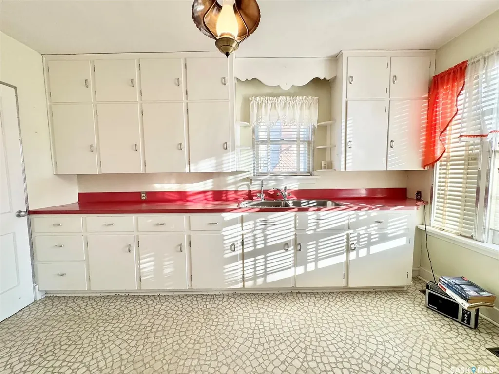 130 21st Street E Prince Albert SK S6V 1M1
