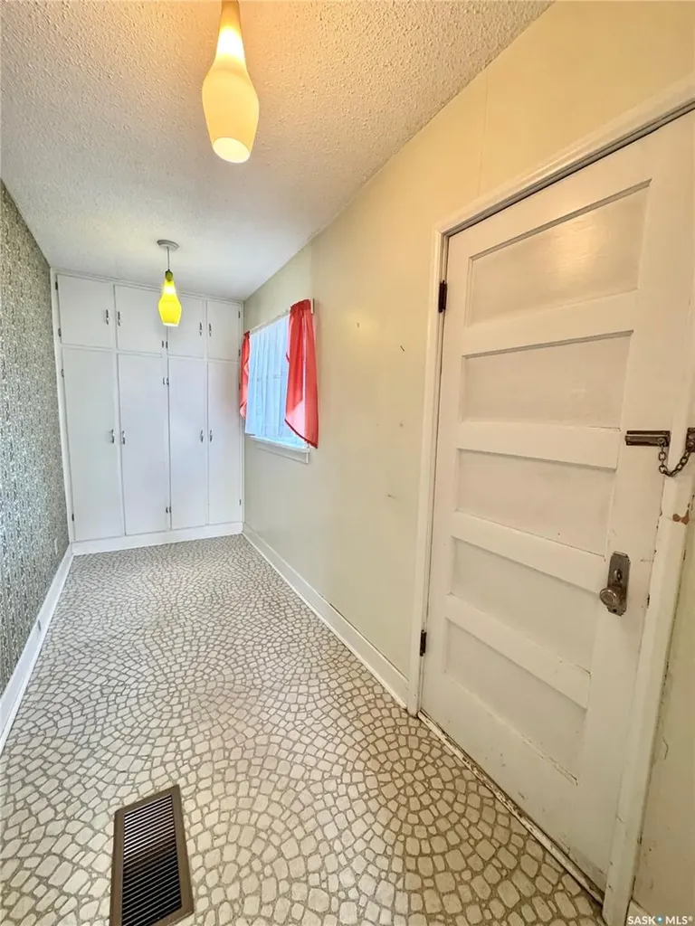 130 21st Street E Prince Albert SK S6V 1M1