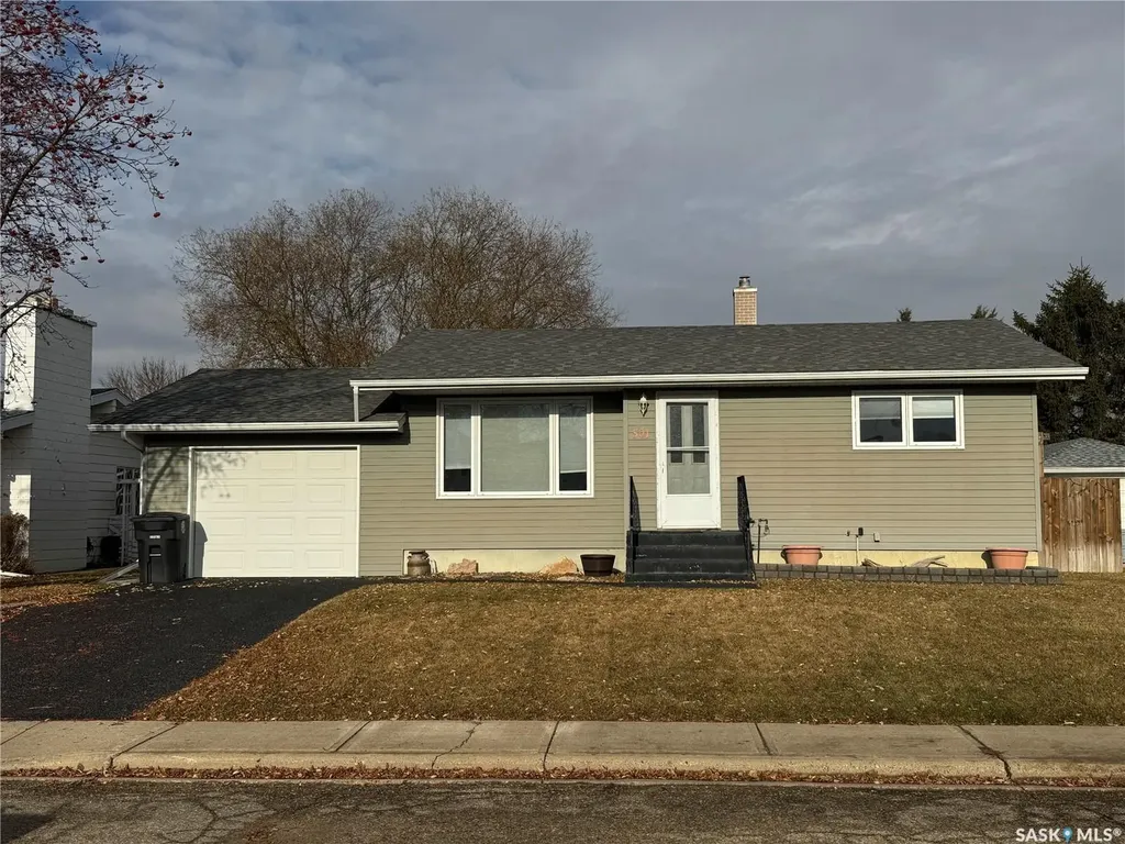 501 7th Avenue W Biggar SK S0K 0M0