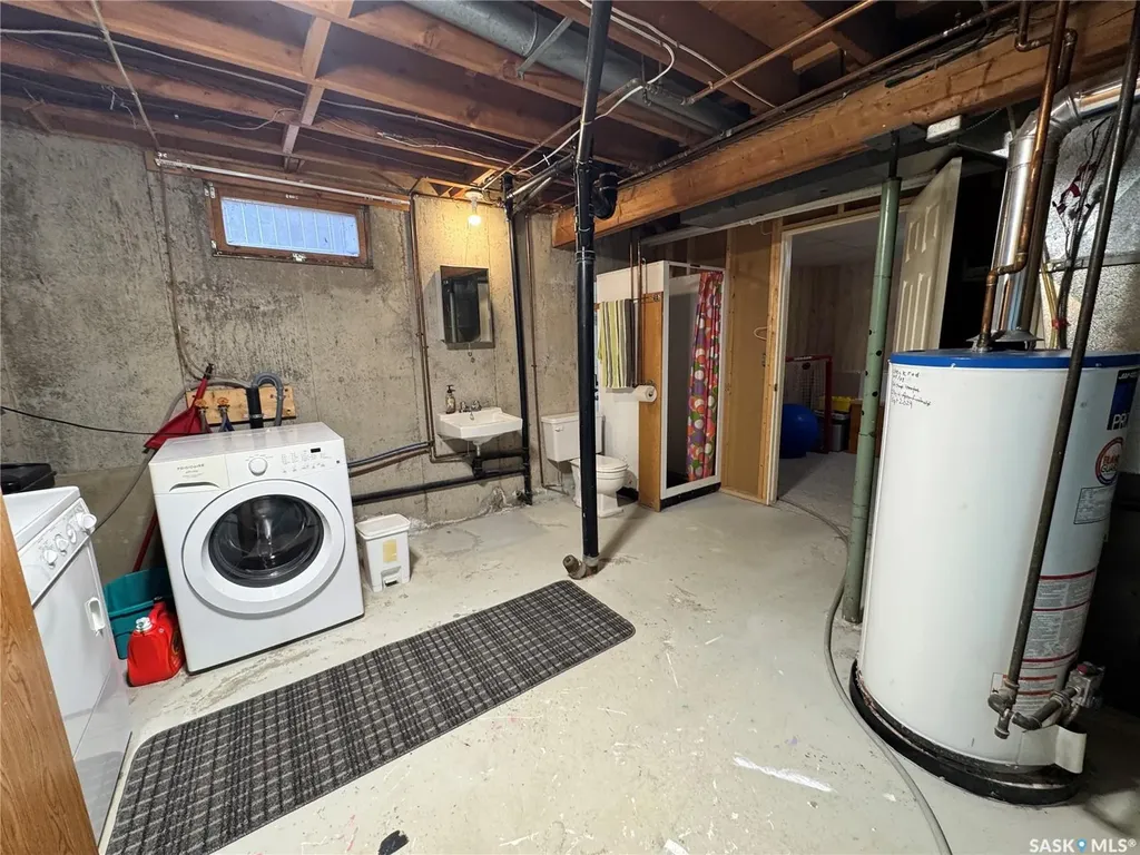 501 7th Avenue W Biggar SK S0K 0M0