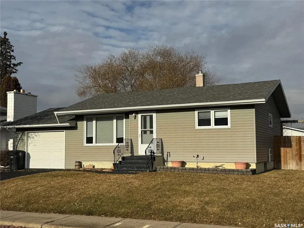 501 7th Avenue W Biggar SK S0K 0M0