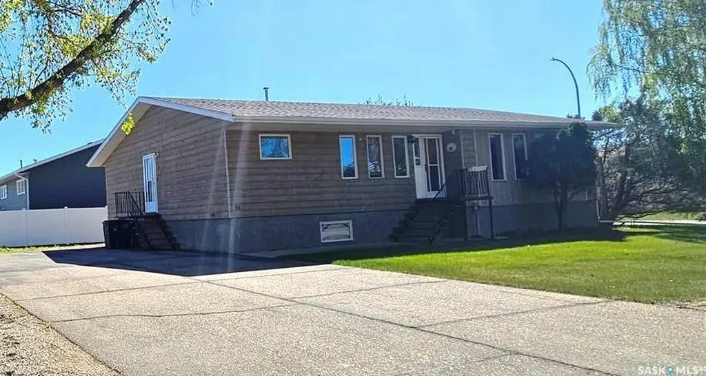 51 Harrigan Crescent Maple Creek SK S0N 1N0