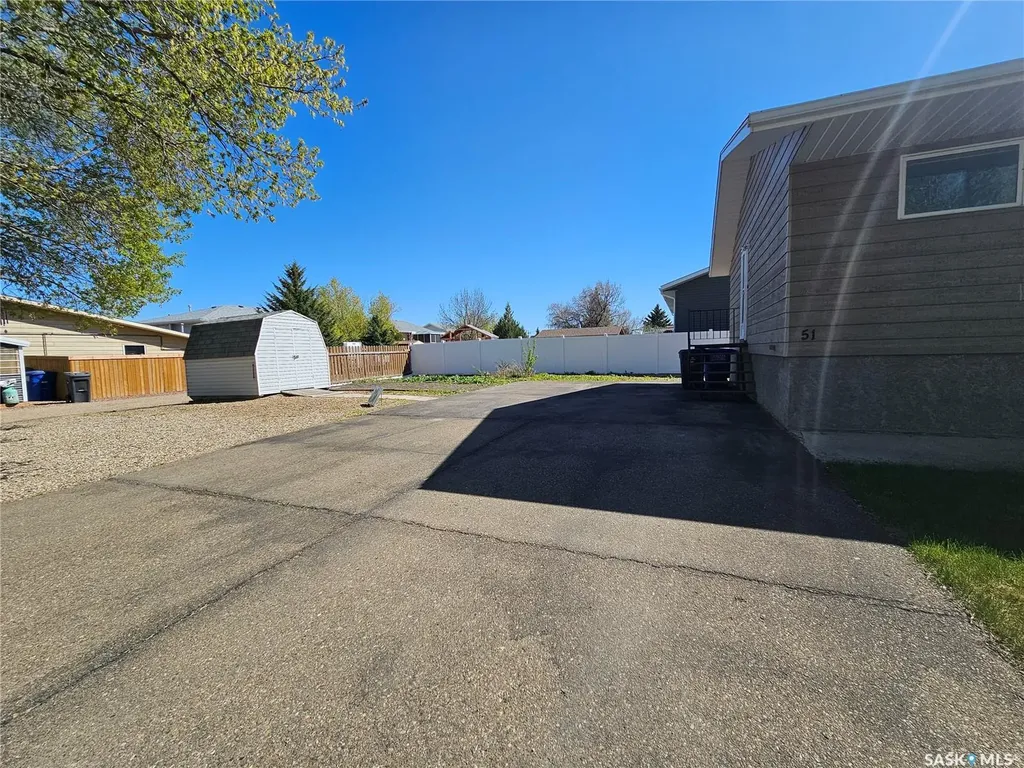 51 Harrigan Crescent Maple Creek SK S0N 1N0