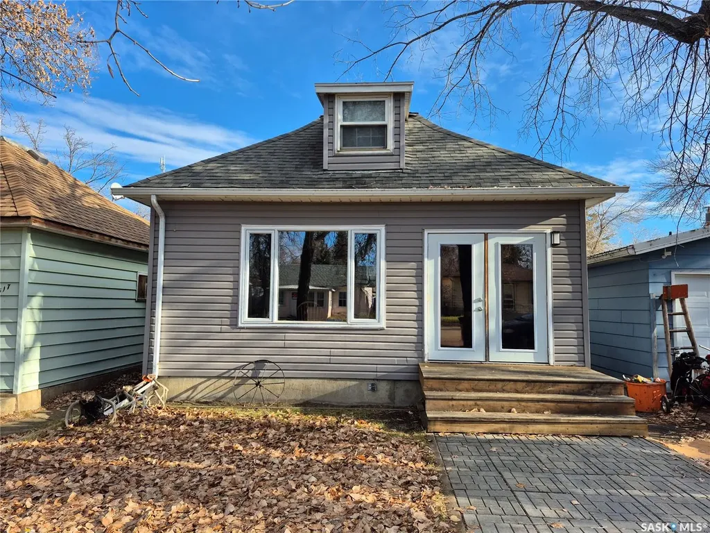 515 Beckwell Avenue Radville SK S0C 2G0