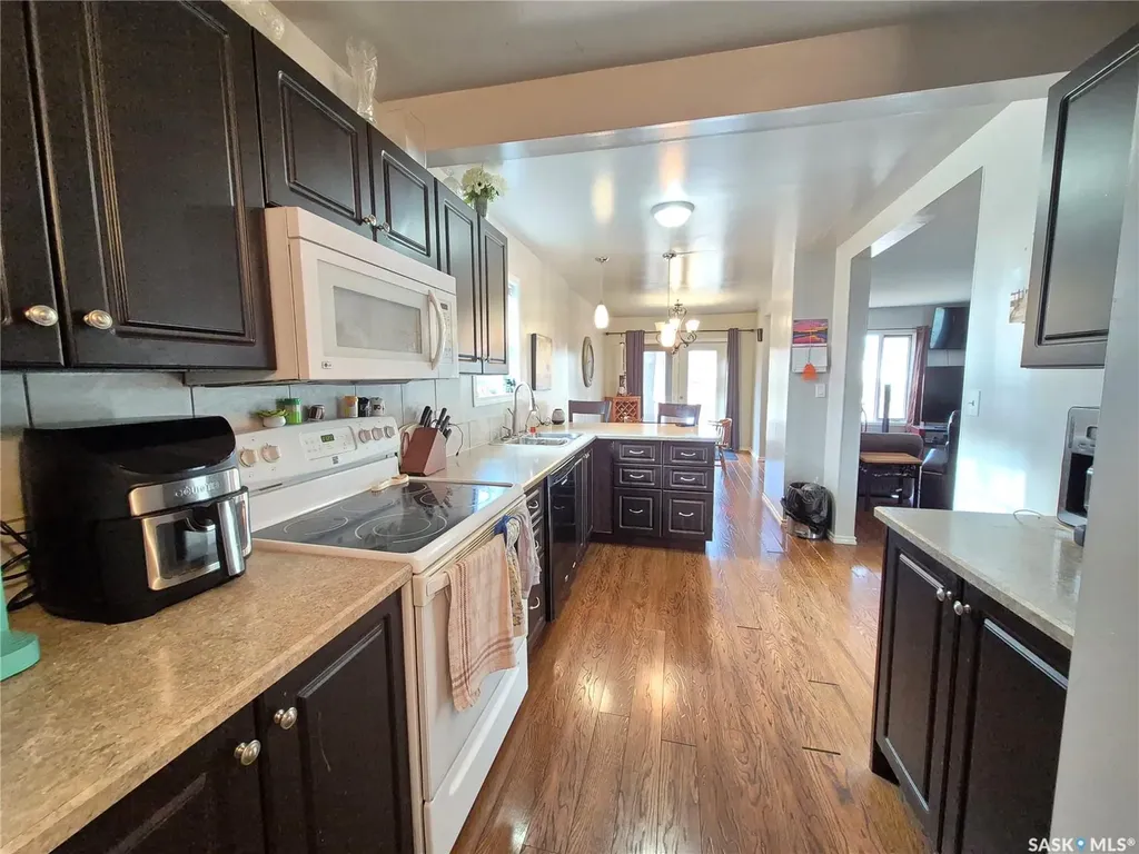 515 Beckwell Avenue Radville SK S0C 2G0