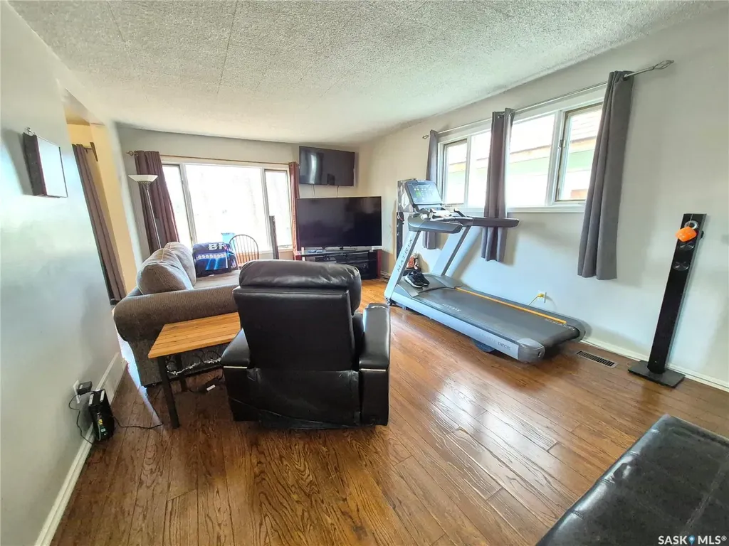 515 Beckwell Avenue Radville SK S0C 2G0