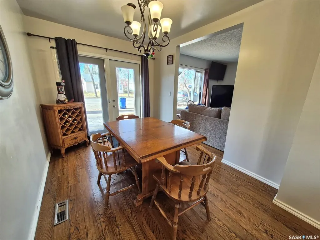 515 Beckwell Avenue Radville SK S0C 2G0