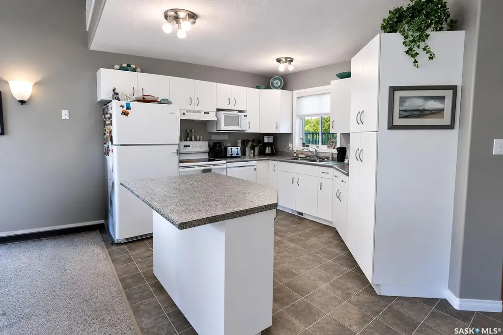 28 Eagle View Way Elk Ridge SK S0J 0N0