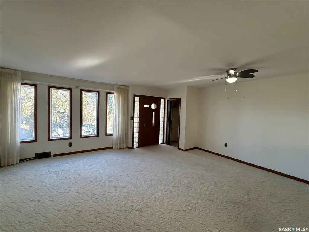 326 3rd Avenue SW Eston SK S0L 1A0