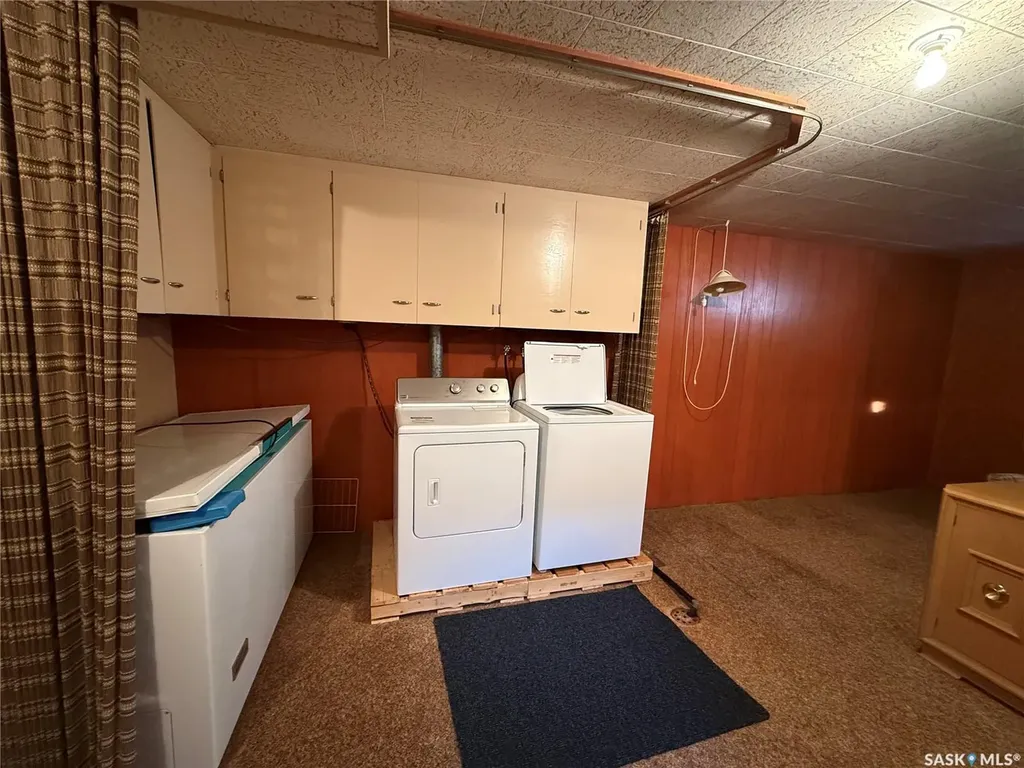 326 3rd Avenue SW Eston SK S0L 1A0