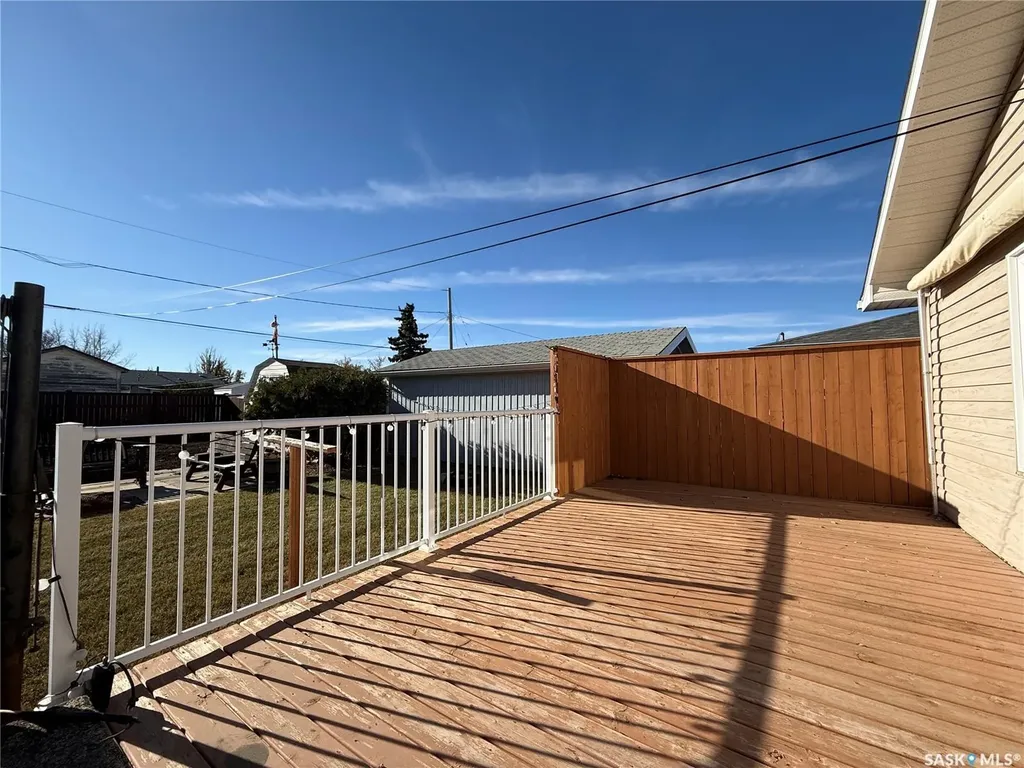 326 3rd Avenue SW Eston SK S0L 1A0