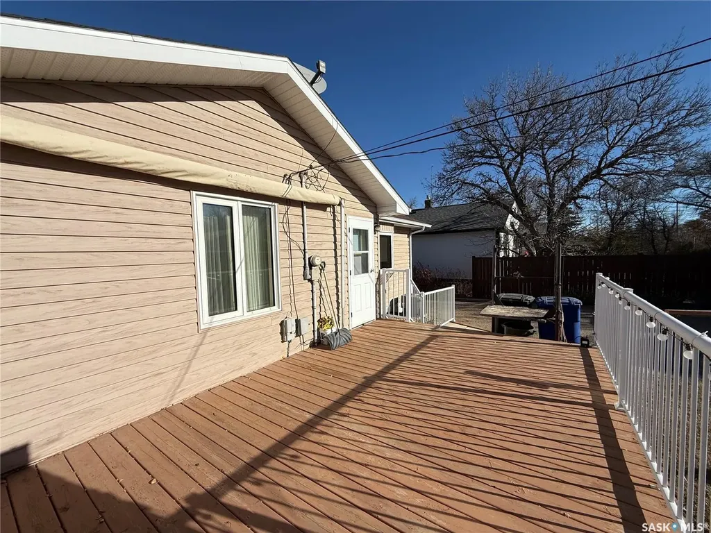 326 3rd Avenue SW Eston SK S0L 1A0