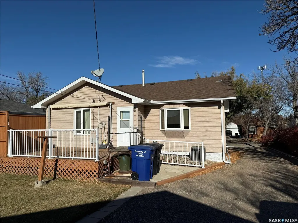 326 3rd Avenue SW Eston SK S0L 1A0